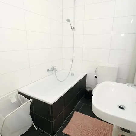 Spacious Parkside In With Balcony * Цюрих