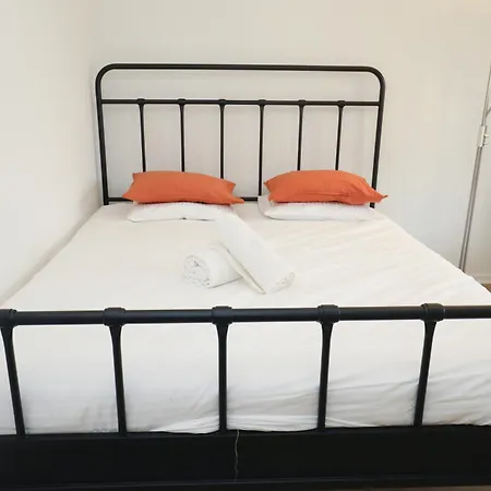 Spacious Parkside In With Balcony * Zurich