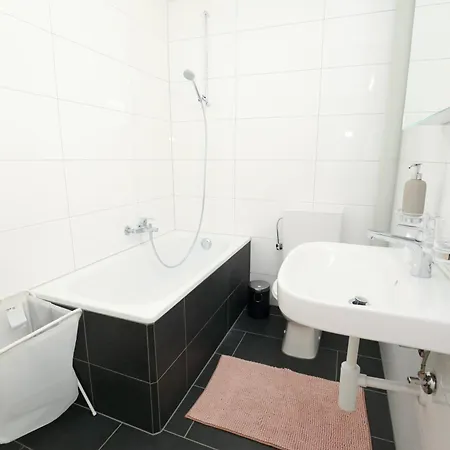 Apartment Spacious Parkside In With Balcony Zurich