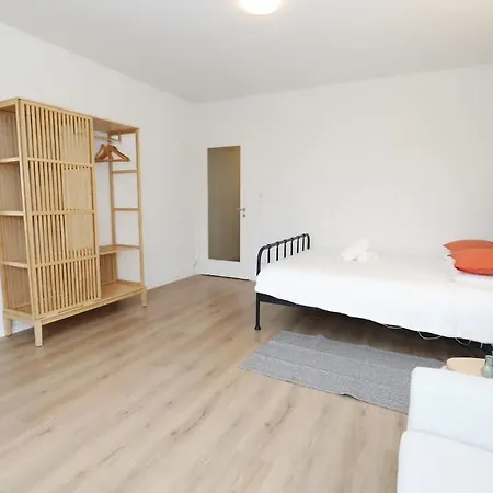 Apartment Spacious Parkside In With Balcony Zurich
