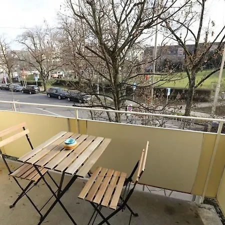 Spacious Parkside In With Balcony * Zurich