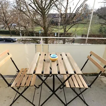 Spacious Parkside In With Balcony * Zurique